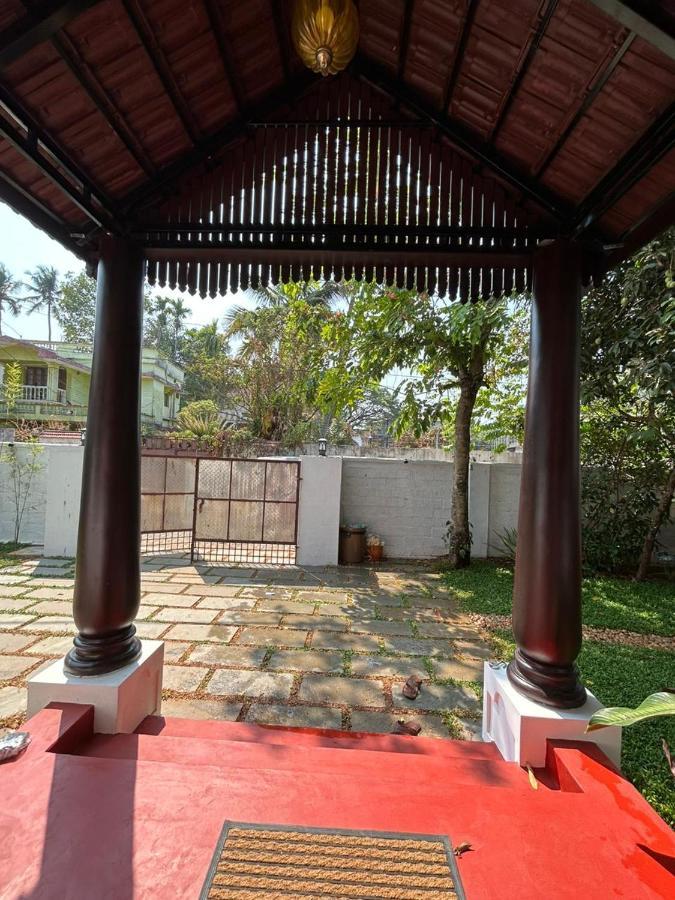 Lannister Inn Kochi Exterior foto